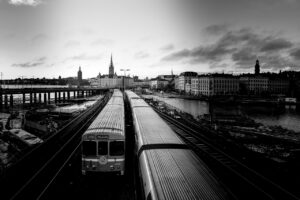 trains, railway, city-4184537.jpg